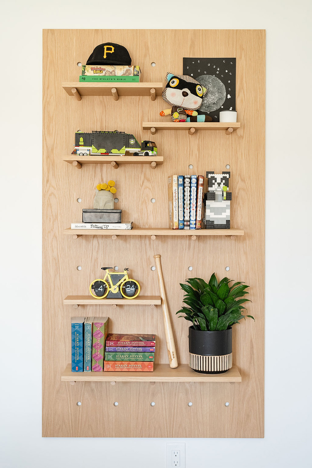 Childrens accessory shelf with decor