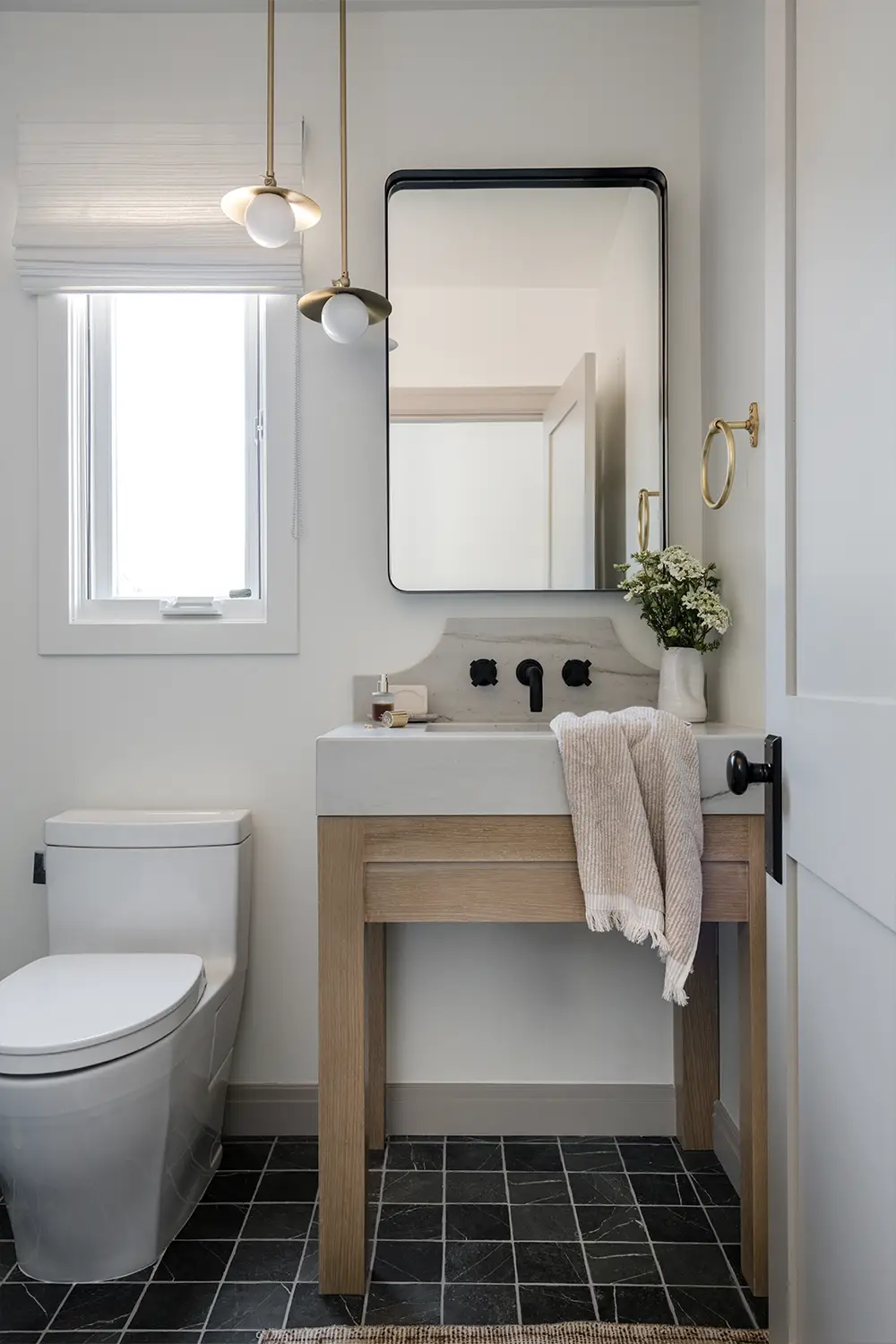 Interior Design of a bathroom in a Fullerton home